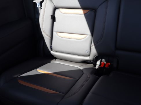 Used 2019 GMC Sierra 1500 AT4 w/ AT4 Premium Package image 13