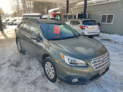 Used 2017 Subaru Outback 2.5i Premium image 8