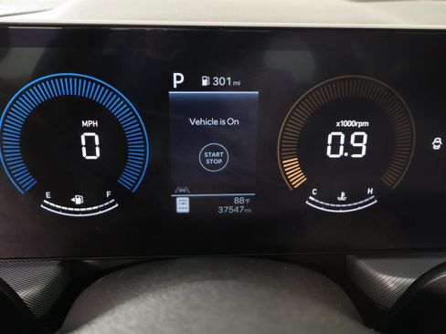 Used 2025 Hyundai Sonata SEL FWD image 4