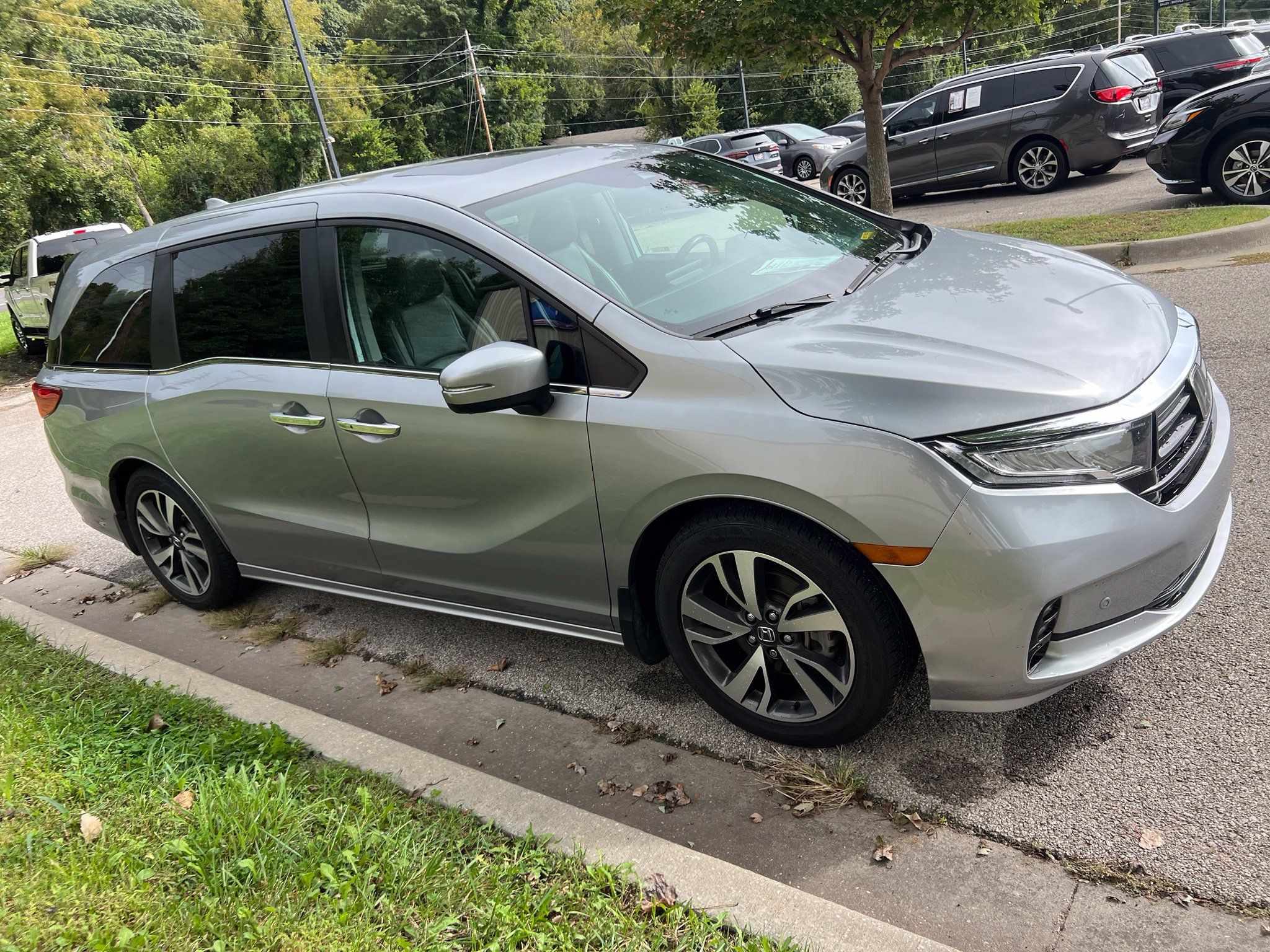Used 2023 Honda Odyssey Touring image 3