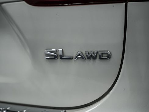 Used 2018 Nissan Rogue Sport SL w/ SL Premium Package image 9