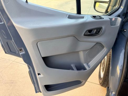 Used 2019 Ford Transit 250 148 High Roof Extended RWD image 10