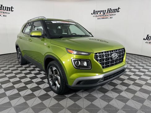 Used 2023 Hyundai Venue SEL w/ Cargo Package FWD image 6