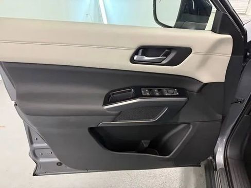 New 2026 Nissan Pathfinder SL image 14