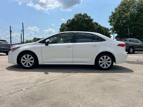 Used 2021 Toyota Corolla LE FWD image 6