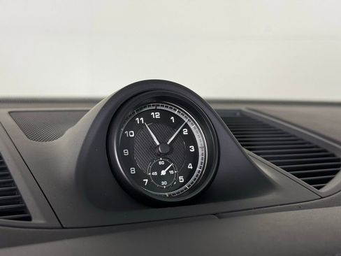 Certified 2025 Porsche Macan S image 28