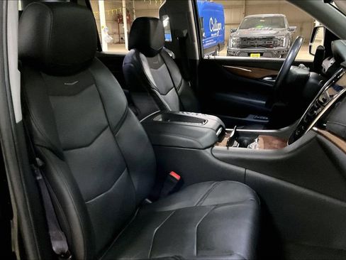 Used 2016 Cadillac Escalade Premium AWD/4WD image 7