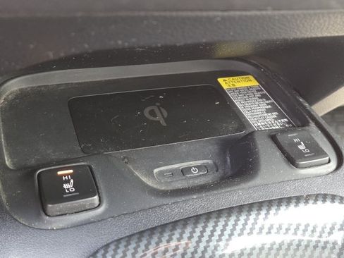 Used 2019 Toyota Corolla XSE FWD image 4