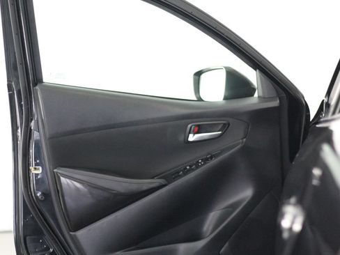 Used 2018 Toyota Yaris iA FWD image 38