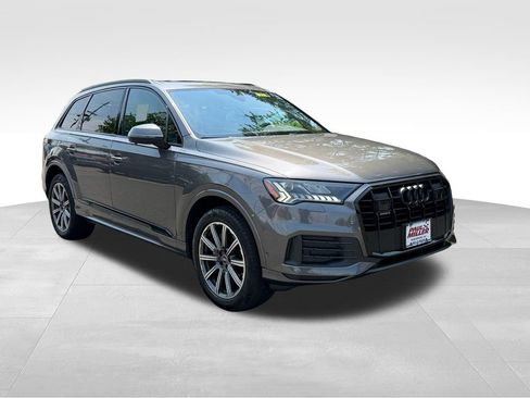 Used 2023 Audi Q7 2.0T Premium Plus w/ Premium Plus Package AWD/4WD image 3