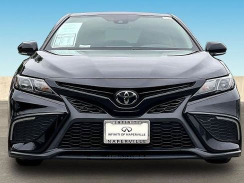 Used 2022 Toyota Camry SE FWD image 2