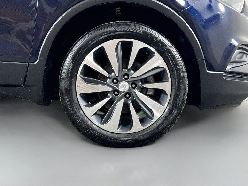 Used 2022 Buick Encore Preferred w/ Safety Package AWD/4WD image 33