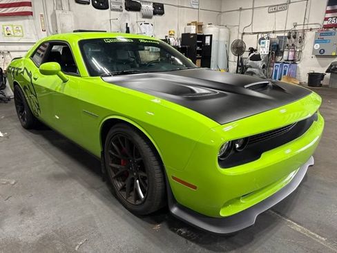 Used 2015 Dodge Challenger SRT Hellcat RWD image 8