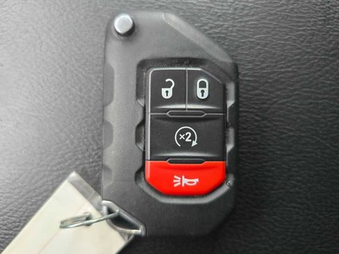 Used 2022 Jeep Gladiator Rubicon w/ LED Lighting Group image 22