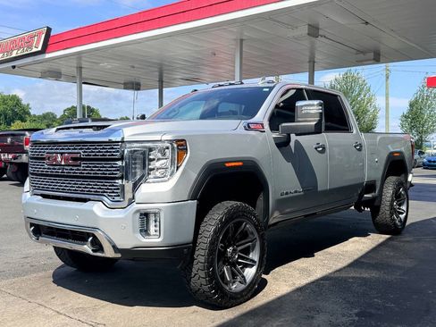Used 2023 GMC Sierra 2500 Denali w/ Denali Ultimate Package AWD/4WD image 6