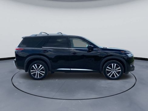 Used 2025 Nissan Pathfinder Platinum w/ Cargo Package FWD image 5