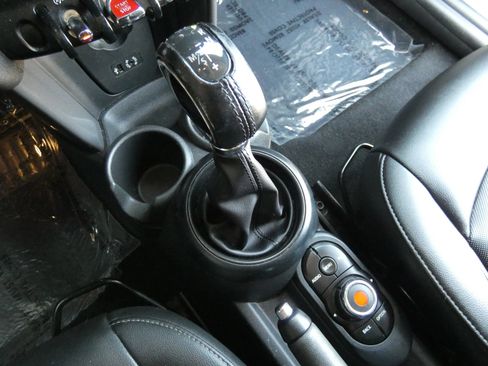 Used 2018 MINI Cooper 2-Door Hardtop FWD image 48