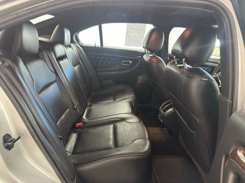 Used 2017 Ford Taurus Limited image 11