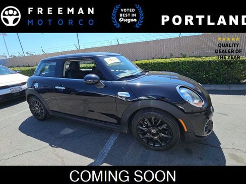 Used 2018 MINI Cooper S FWD image 1