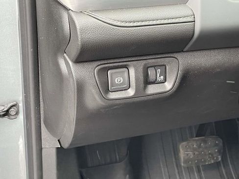 Used 2023 GMC Acadia SLT image 19