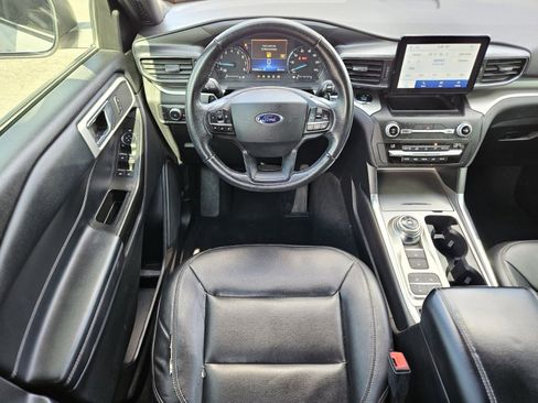 Used 2020 Ford Explorer XLT w/ Equipment Group 202A image 14
