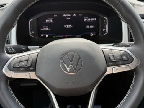 Certified 2022 Volkswagen Atlas SE image 21