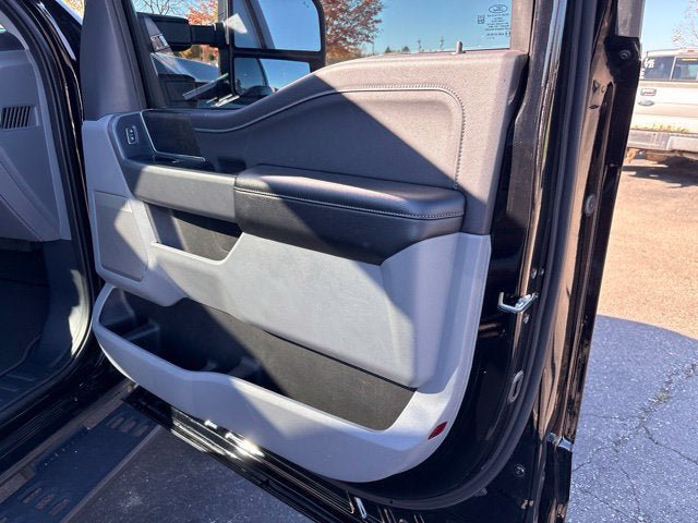 Used 2024 Ford F250 XLT w/ Tremor Off-Road Package AWD/4WD image 7