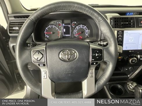 Used 2020 Toyota 4Runner SR5 Premium image 38