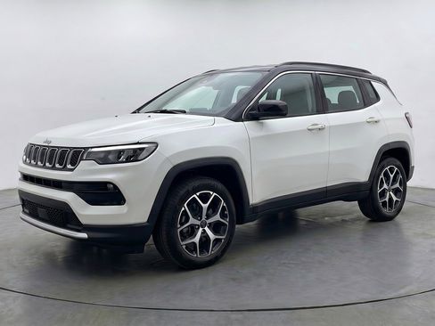 Used 2025 Jeep Compass Limited AWD/4WD image 3
