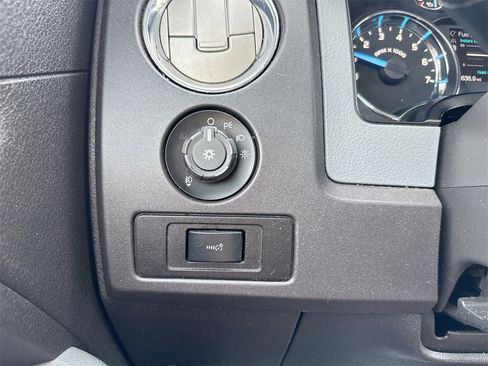 Used 2012 Ford F150 XLT w/ XLT Chrome Pkg image 16