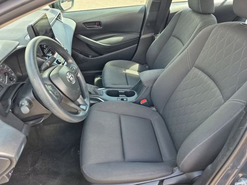 Used 2025 Toyota Corolla LE FWD image 17