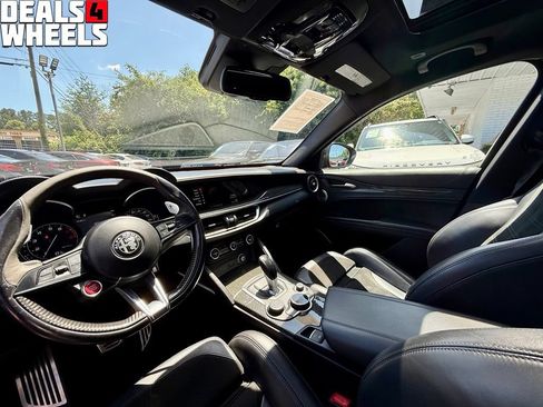 Used 2018 Alfa Romeo Stelvio Quadrifoglio w/ Driver Assist Dynamic Package AWD/4WD image 13