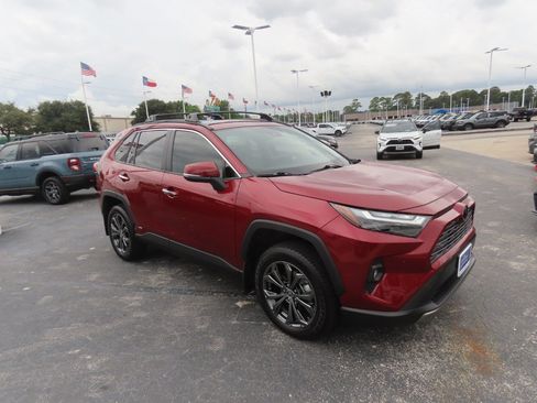 Used 2025 Toyota RAV4 Limited AWD/4WD image 7