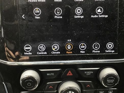 Used 2022 Jeep Grand Cherokee Laredo X image 15