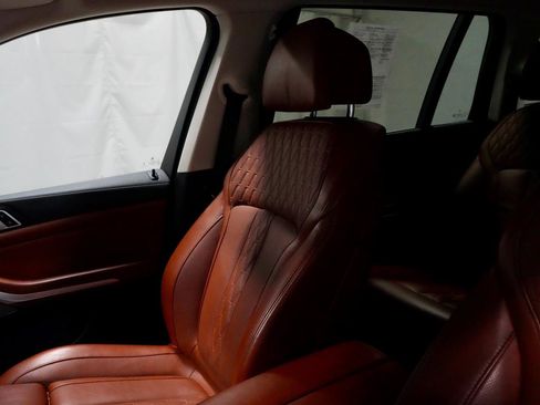 Used 2023 BMW X7 xDrive40i w/ Premium Package image 23