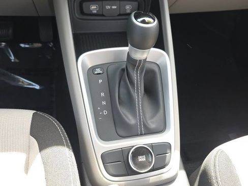 Certified 2024 Hyundai Venue SEL FWD image 14