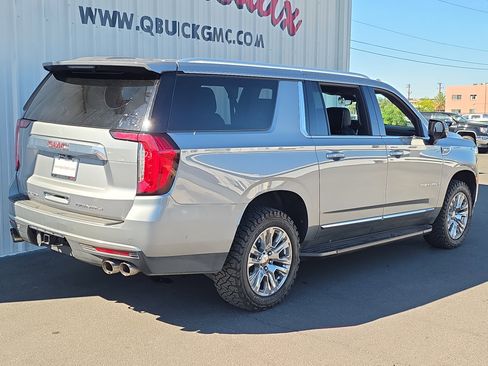 Used 2024 GMC Yukon XL Denali w/ Advanced Technology Package image 7