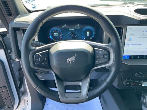 Used 2025 Ford Bronco Outer Banks AWD/4WD image 13
