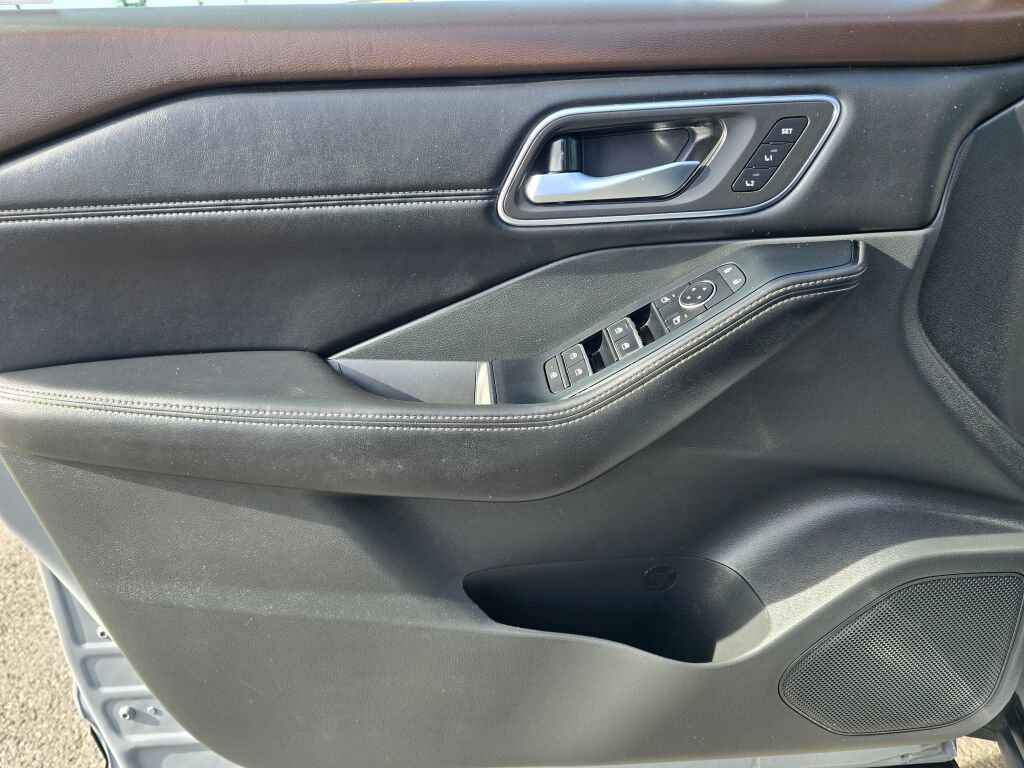 Used 2021 Nissan Rogue SL FWD image 19