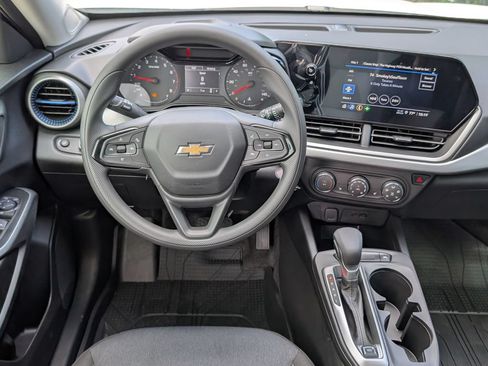 New 2026 Chevrolet Trax LS w/ LS Convenience Package FWD image 4