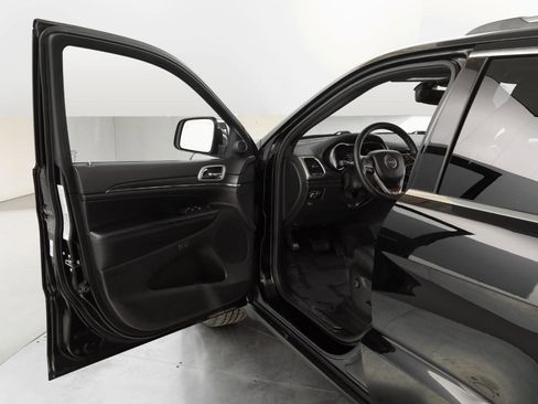 Used 2019 Jeep Grand Cherokee Limited w/ Luxury Group II image 12