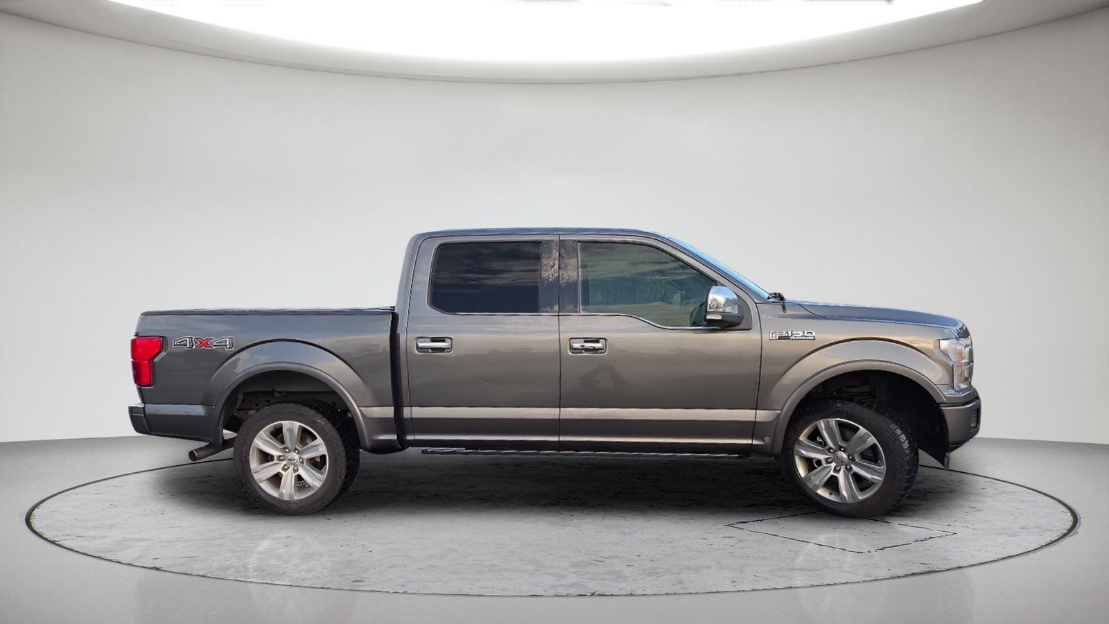 Used 2018 Ford F150 Platinum w/ Equipment Group 701A Luxury AWD/4WD image 5