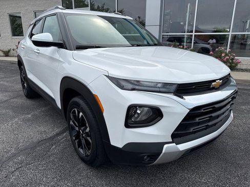 Used 2023 Chevrolet TrailBlazer LT FWD image 1