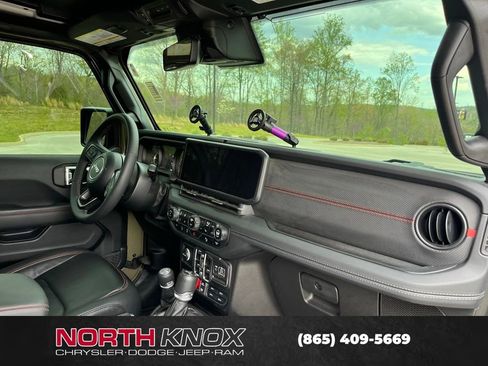 Used 2025 Jeep Wrangler Unlimited Rubicon image 10