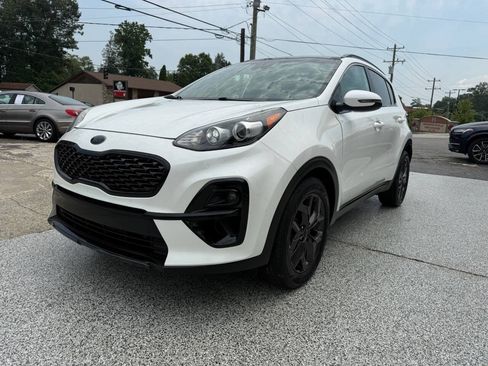 Used 2022 Kia Sportage Nightfall Edition FWD image 3