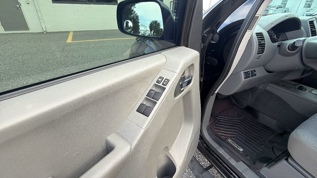 Used 2021 Nissan Frontier SV RWD image 14