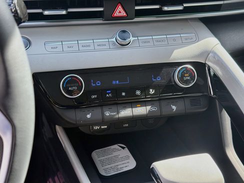New 2026 Hyundai Elantra Limited FWD image 12