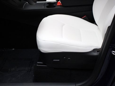 Used 2022 Tesla Model Y Performance image 53