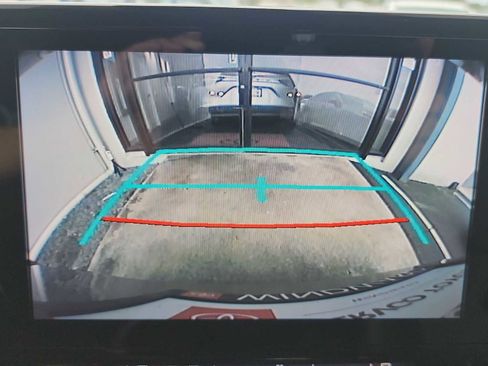 Used 2022 Toyota Sienna XSE image 18