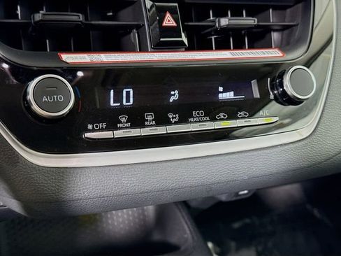 Certified 2025 Toyota Corolla LE image 15